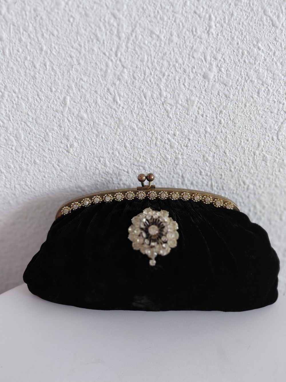 MC Vtg Gold Tone Frame Black Velvet Crystal Rhinestone Embellished Clutch